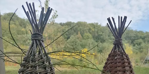 Atelier vannerie : mangeoire tipi