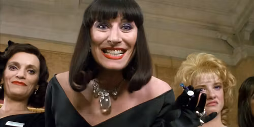 The Witches - Svartir Sunnudagar hei\u00f0ra Al\u00fej\u00f3\u00f0lega Barnakvikmyndah\u00e1t\u00ed\u00f0 \u00ed Reykjav\u00edk!