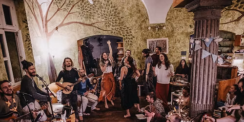 Spole\u010dn\u00e9 zp\u00edv\u00e1n\u00ed P\u00edsn\u00ed Zem\u011b \ud83c\udfb6 v Brn\u011b \ud83c\udf32 Mezi Stromy \ud83c\udf32