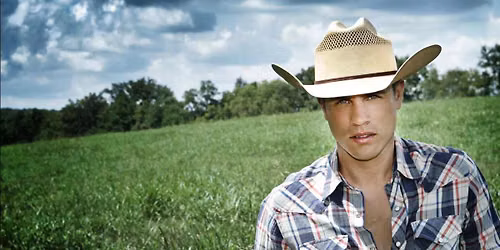 Dustin Lynch