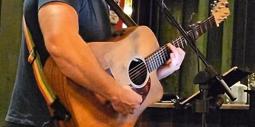 Ciar\u00e1n Quinn Happy Hour @ Mick's