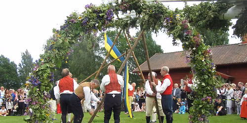 Midsommarfirande p\u00e5 Gammelg\u00e5rden