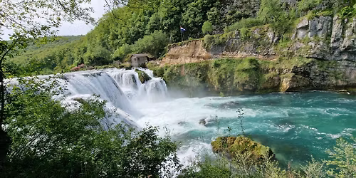 Boszniai v\u00edzes\u00e9sek \u00fatja motoros t\u00fara