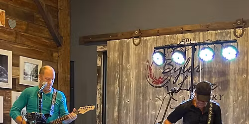 Crickets 7th Street Bar and Grille, Auburn