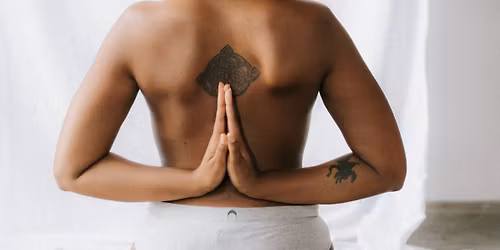 Postnatal Yoga Pr\u00e4ventionskurs in English