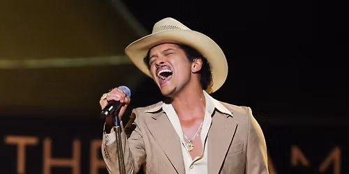 Bruno Mars with DJ Pee .Wee