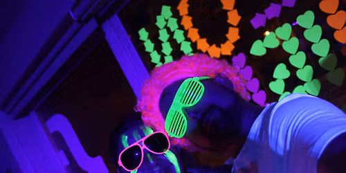 30 Karat NEON Edition + Lesung mit Ina Rosenthal