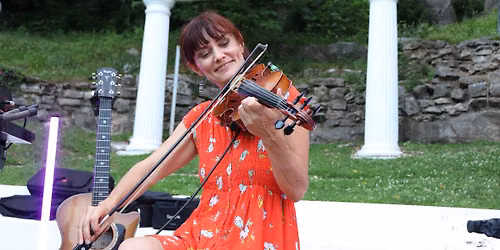 Molly Healey at Kingfish