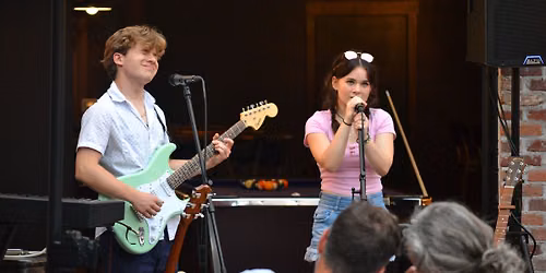 Live Music featuring Frankie & Viv