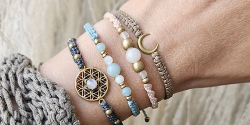 Schmuck Workshop: Armband \/ Fu\u00dfband mit Edelsteinen kn\u00fcpfen