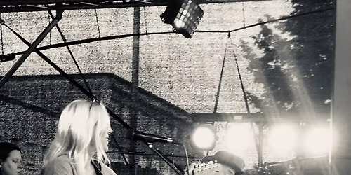 LOVE ON THE ROCKS & BAND - Urban Folk & Country Pop aus eigener Feder