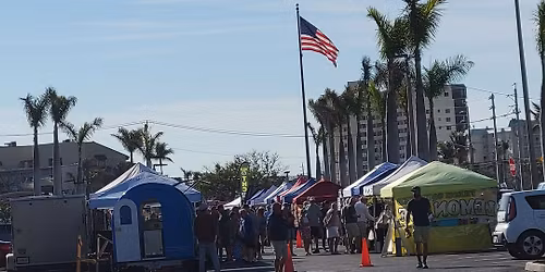 Santini Farmers Market FMBeach