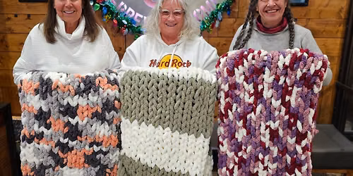 3 SPOTS LEFT! Oct 12th - The Lodge Muskego Chunky Knit Blanket Workshop