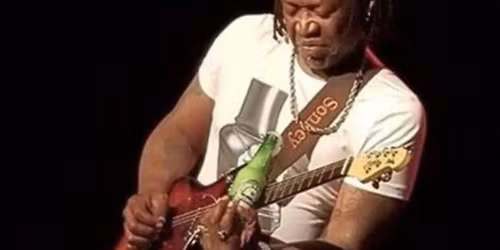 Pistol Pete (Full Band) at Shattered