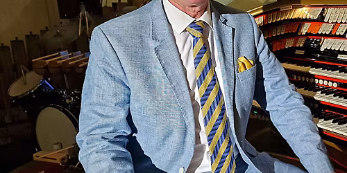 Star Organist Robert Wolfe