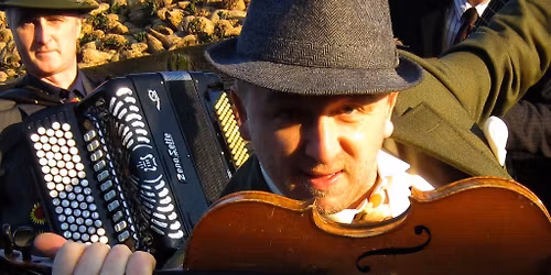 Christian Garrick and The Budapest Caf\u00e9 Orchestra