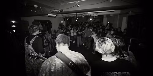 UNDERHAREDISTANCE LIVE IN CAMBRIDGE @ THE PORTLAND ARMS