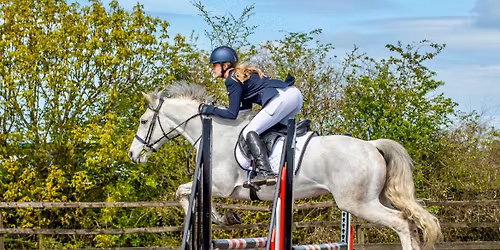 Unaffiliated Show Jumping \u00a32 discount per class for BH Members