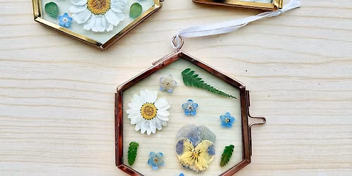 Pressed Flower Glass Sun Catcher Workshop @ Ravens Ring Brewing 6\/17