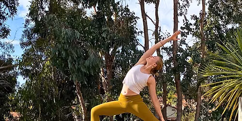 Yoga with Lauren Etter at Sand Cloud Pacific Beach