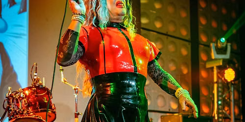 Presenting Magenta Slipperz Halloween Special