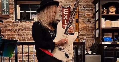 Pamela Benton - StringzOnFire!