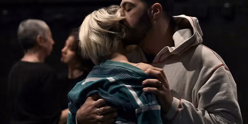 Commen\u00e7ons par faire l\u2019amour - LAURA BACHMAN