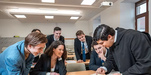 Ny\u00edlt nap a n\u00e9gy \u00e9vfolyamos k\u00e9pz\u00e9s ir\u00e1nt \u00e9rdekl\u0151d\u0151knek