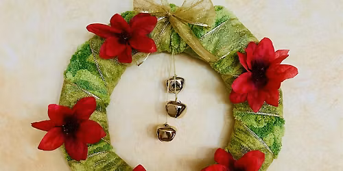 Crochet a holiday wreath