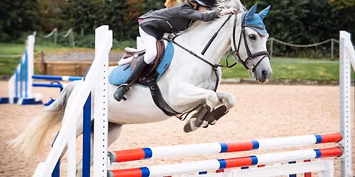 Outdoor Unaffiliated Showjumping ~ ALL WELCOME