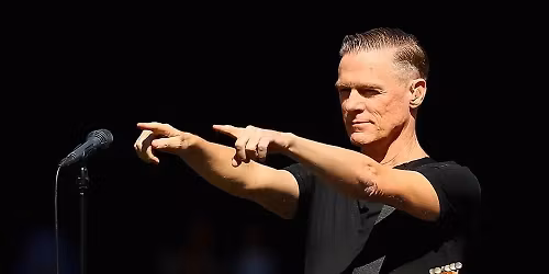 Bryan Adams: Roll With The Punches Tour