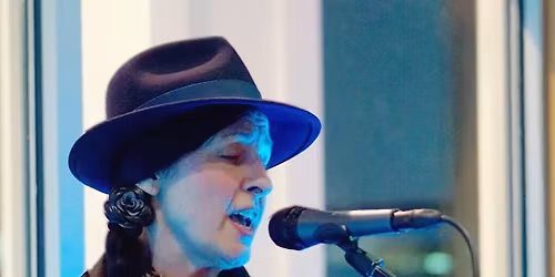 Cooie Sings at Twiggs