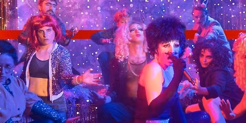 Cabaret de No\u00ebl au Bateau