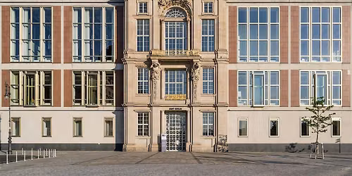 ESMT Campusf\u00fchrungen (ehemaliges Staatsratsgeb\u00e4ude)