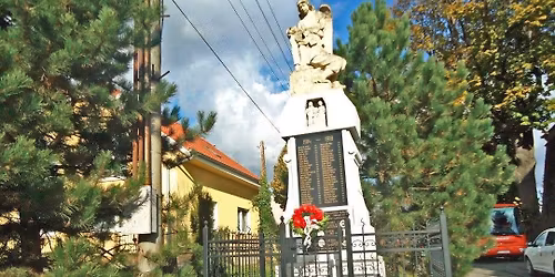 DE\u0147 \u010cERVEN\u00ddCH MAKOV - pietna spomienka pri pomn\u00edku padl\u00fdch