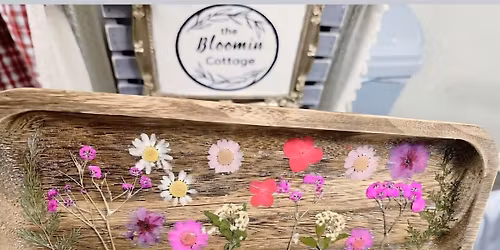 Pressed flower board Class at the Bloomin Cottage