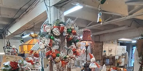 Homestead Barn Christmas Boutique