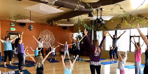 Free Kidding Around Yoga Family Class | Woodland Hills, CA