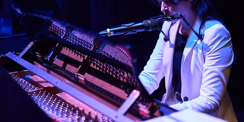 nyMusikk KRAPYL: Biblioteksmusikken presenterer - Lina Toppe  "Et \u00d8yeblikk"