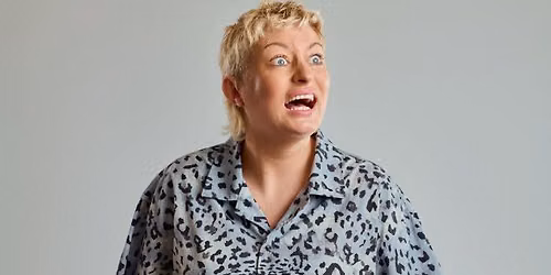 Harriet Dyer: Easily Distra...