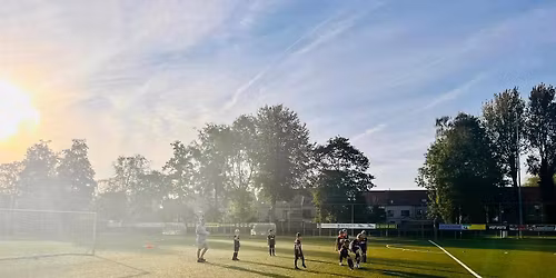 Indoor voetbaltornooi en kerstmarkt VKDudzele