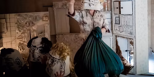 \u00abEn pentalogi om fattigdom\u00bb av Tuva Hennum