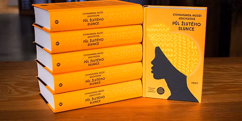 \u010cteme P\u016fl \u017elut\u00e9ho slunce od Chimamandy Ngozi Adichie