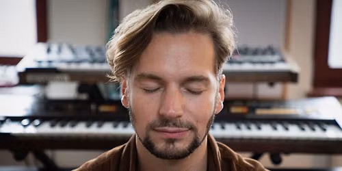 Konzert: Felix R\u00e4uber \u2013 Live im Planetarium