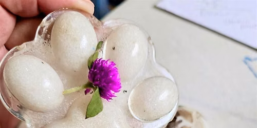 Pet Memorial Resin class: Creating a Keepsake Box with Pet medium