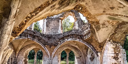 HIKE 20km Abbeys, Woodlands, Witches Caves & Country Houses of River Wey
