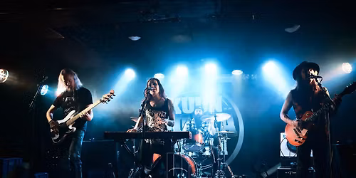 Kuun pime\u00e4 puoli @ Letkunpuiston Helmi