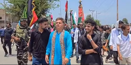 Ravinder Raina  join 9th Muharram procession in Srinagar