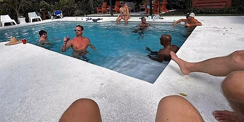 The Agustin Men's Guesthouse - Day Pass