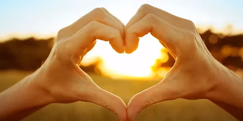 Napos Oldal N\u0151i Elvonul\u00e1s Noszvajon